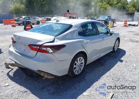 2022 Toyota Camry Le z USA, uszkodzony, nr VIN 4T1C11AK4NU018254
